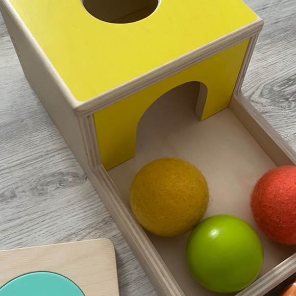 Lovevery 7-8 Months Inspector Kit bundle - Picture 2 of 14